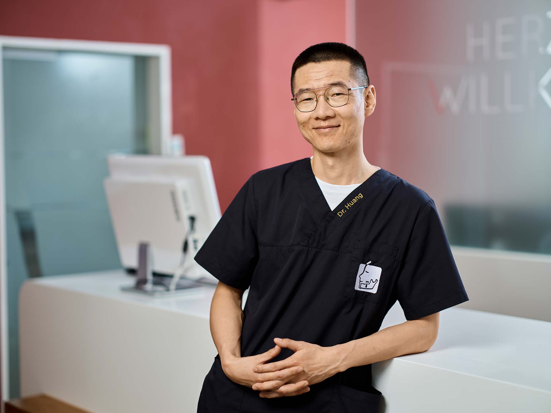 Dr. Zhe Huang — Zahnarzt MKG Hochrhein