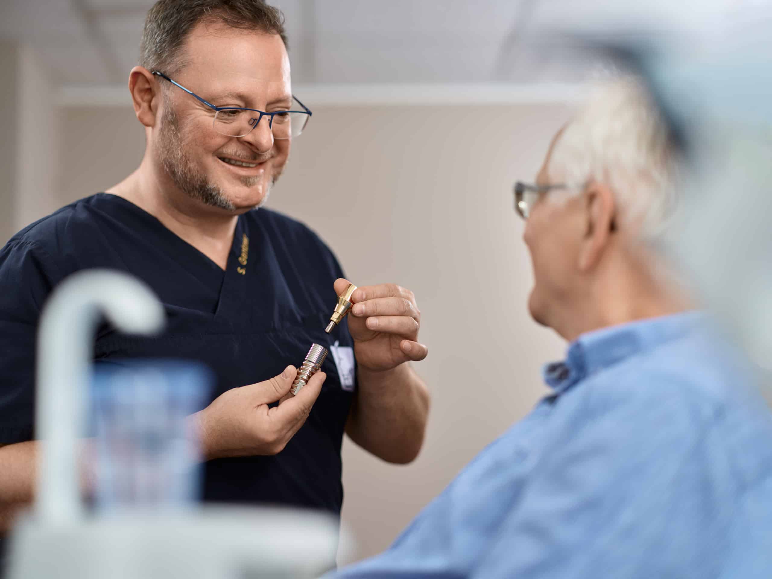 Sascha-Juri Gentner — Implantologe