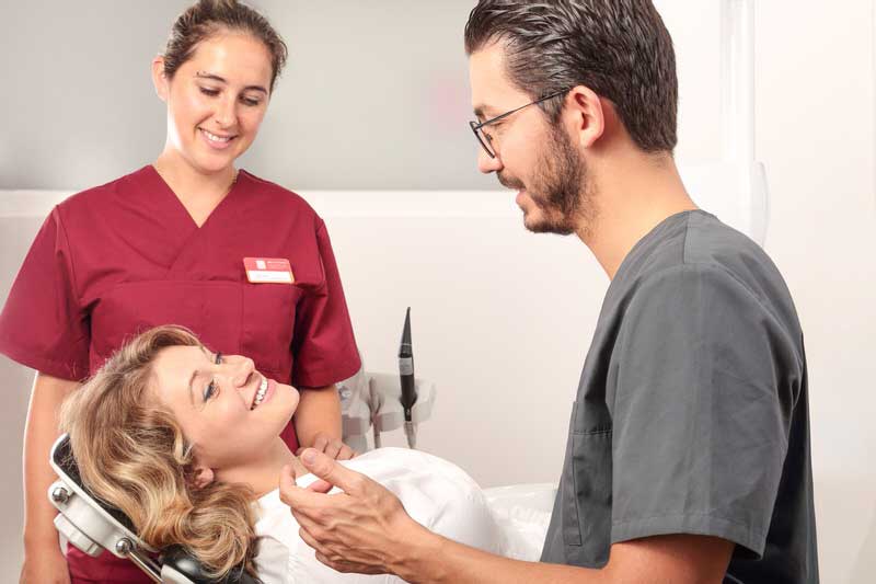 Narkosebehandlung bei MKG Hochrhein — Patientin wird schonend behandelt